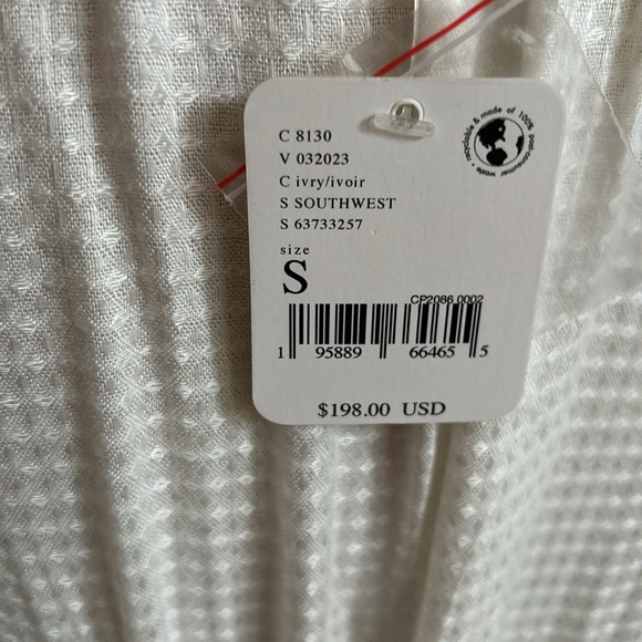 Elegant White Lace Maxi Dress - Picture 9 of 10